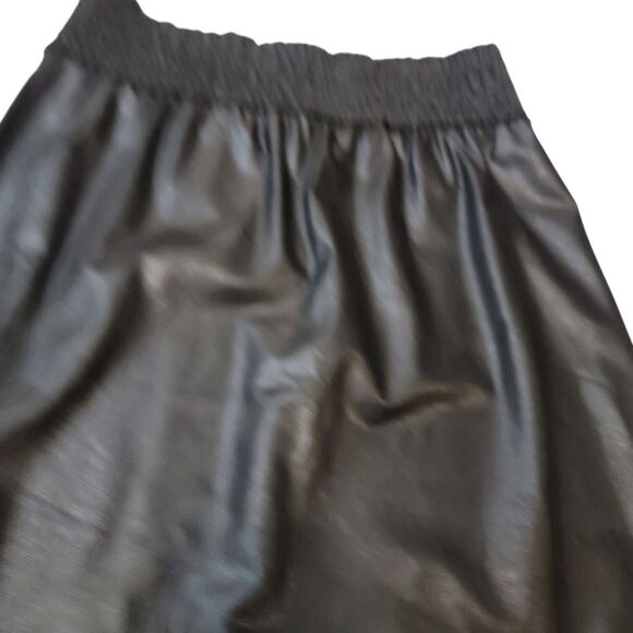 Commando Evereve Skirt Womans Medium Black Faux Leather Patent Mini Stretch NWT - Picture 4 of 9